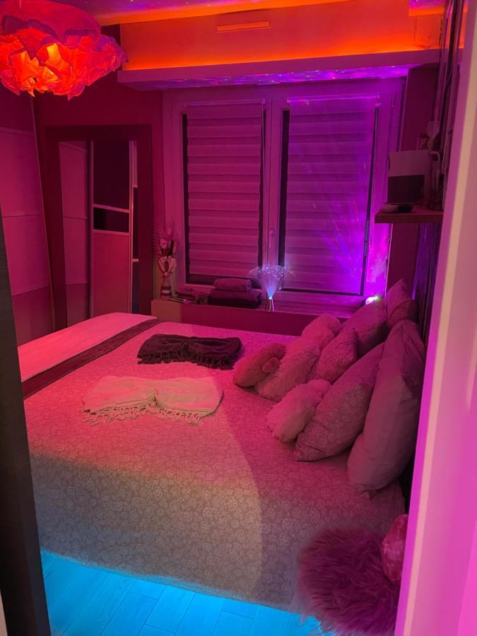 Guest Room "We Are With You In This Flat" ストラスブール エクステリア 写真